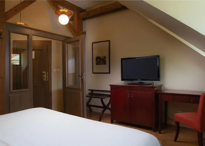 Charles Bridge Rooms & Suites By Sivek Hotels
